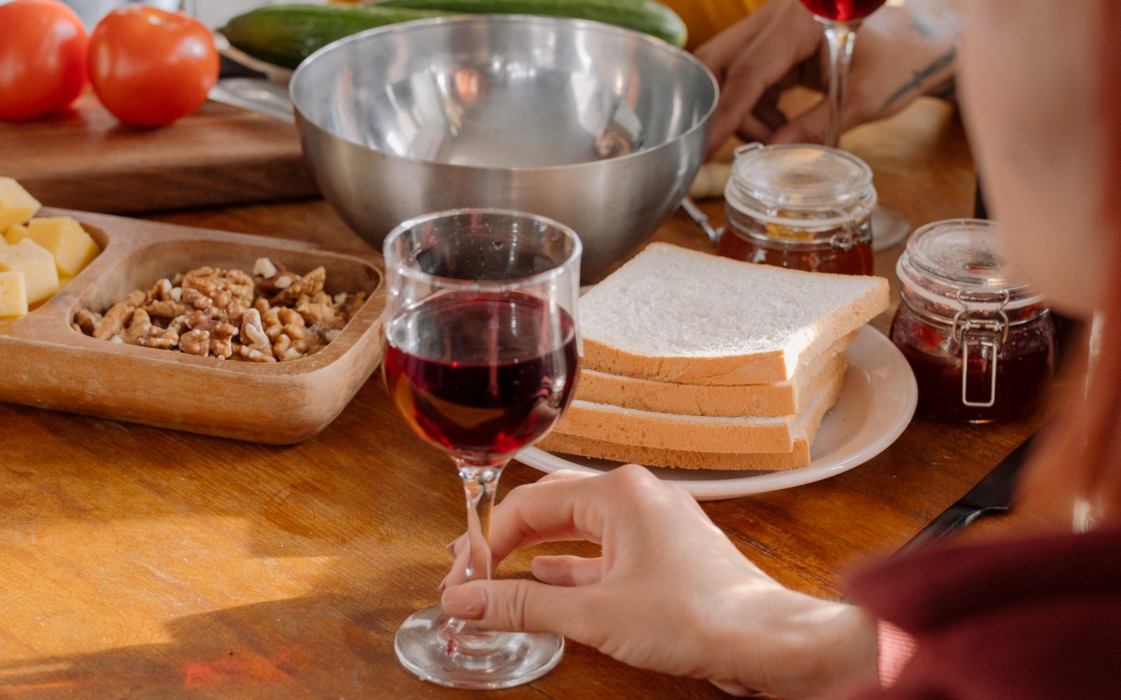 This is the Correct Way to Hold Your Wine Glass