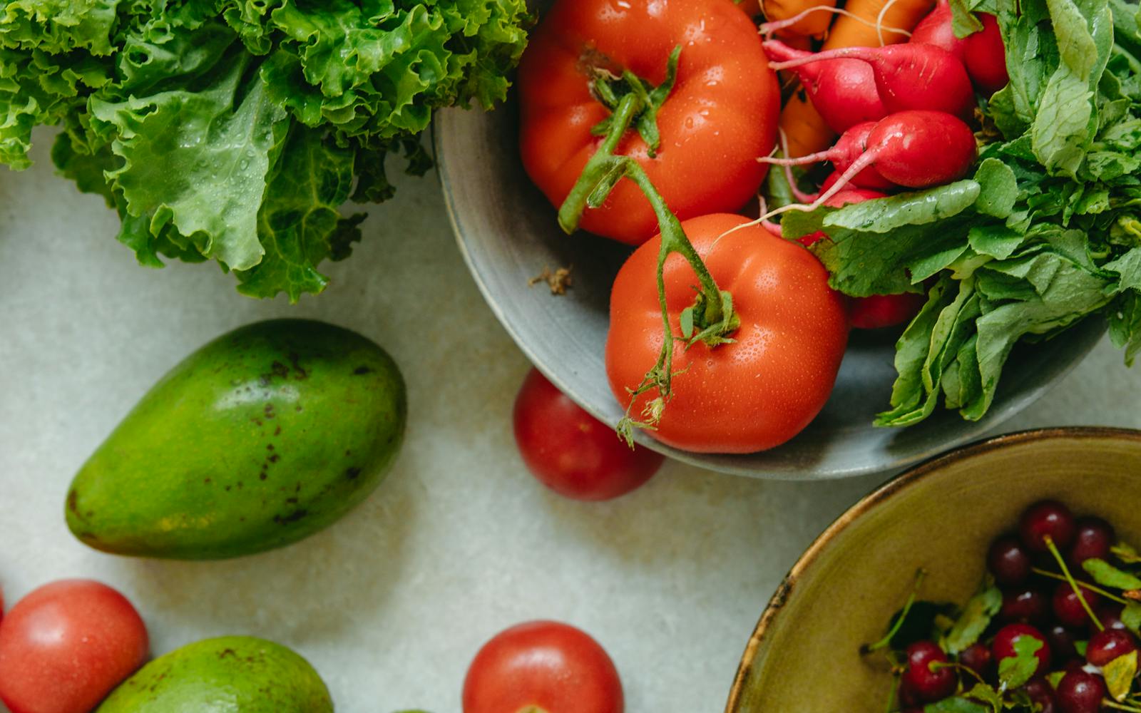 6 Vibrant Spring Fruits and Vegetables with Recipes and Wine Pairings