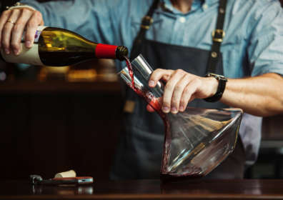 How to Decant your Wine like a Sommelier