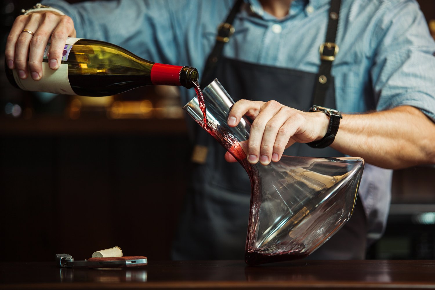 How to Decant your Wine like a Sommelier