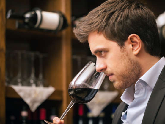 How to Taste Wine and Develop Your Palete