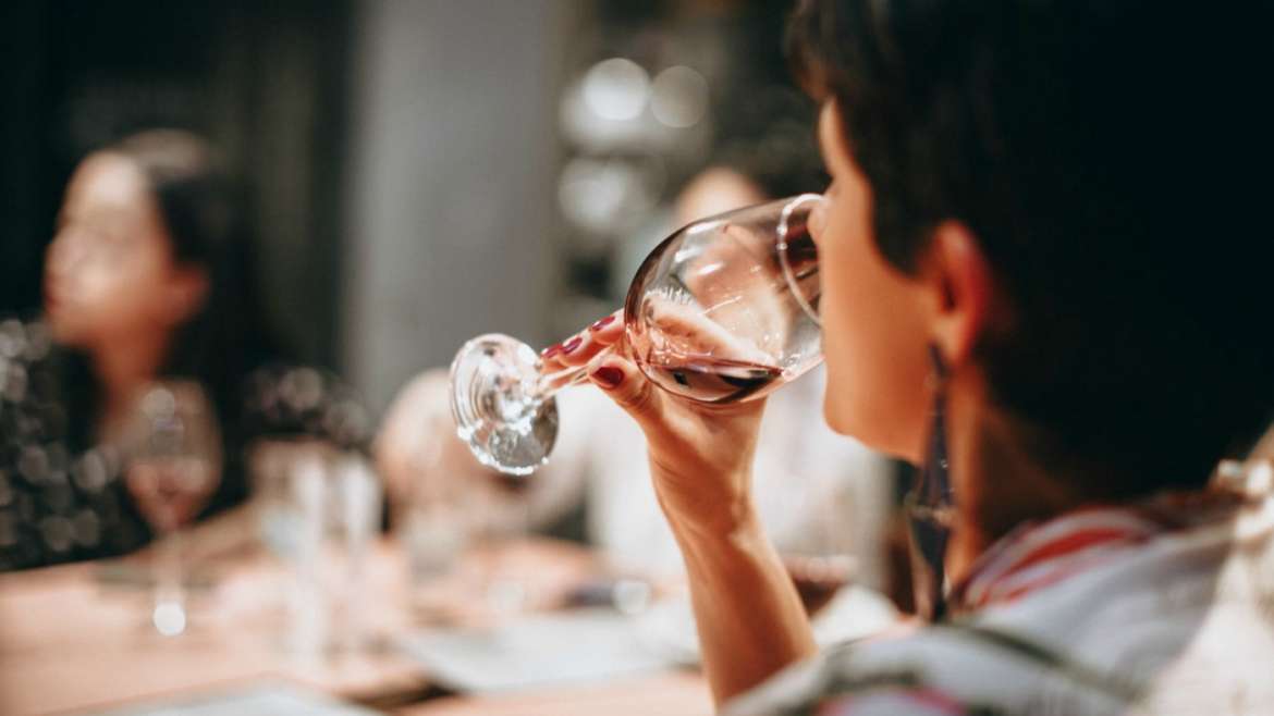 How to Smell Wine and Improve Your Wine Sniffing Skills