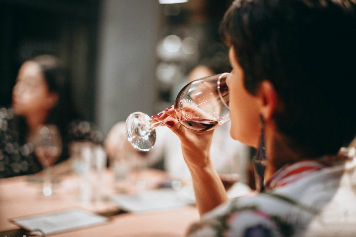 How to Smell Wine and Improve Your Wine Sniffing Skills