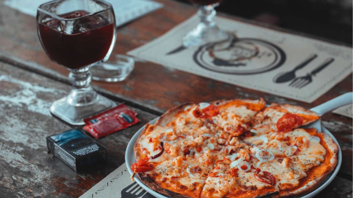 8 Delicious Pizza and Wine Pairings with Pairing Guide