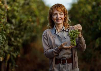 Women and Wine: Notable Contributions and History