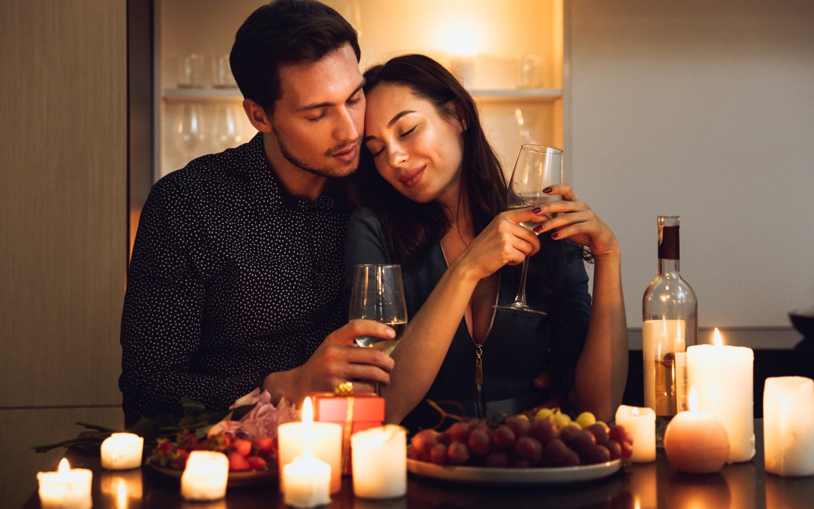 6 Steps to Wine and Dine Your Date at Home