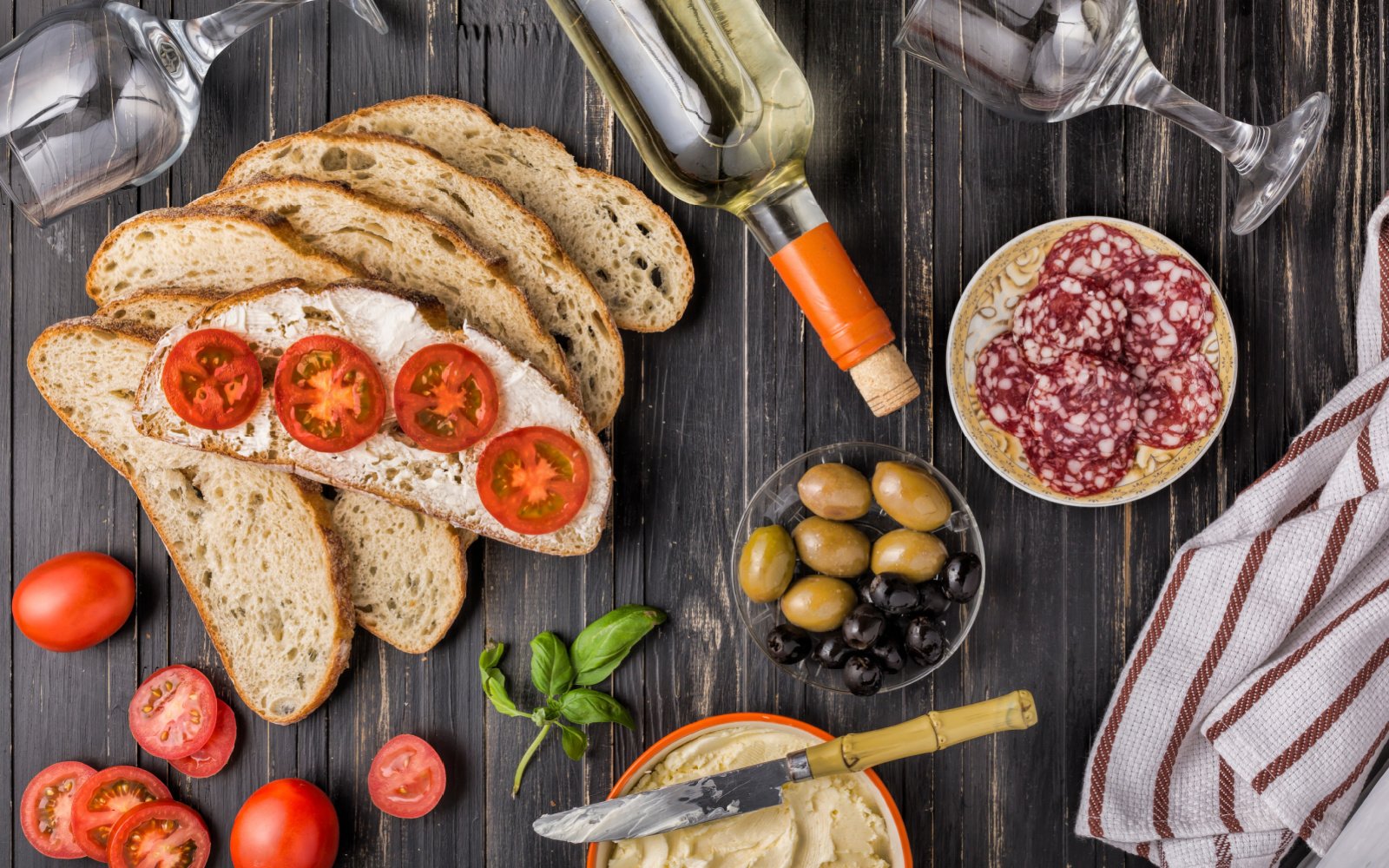 Classic Sandwich and Wine Pairings Everyone Will Love