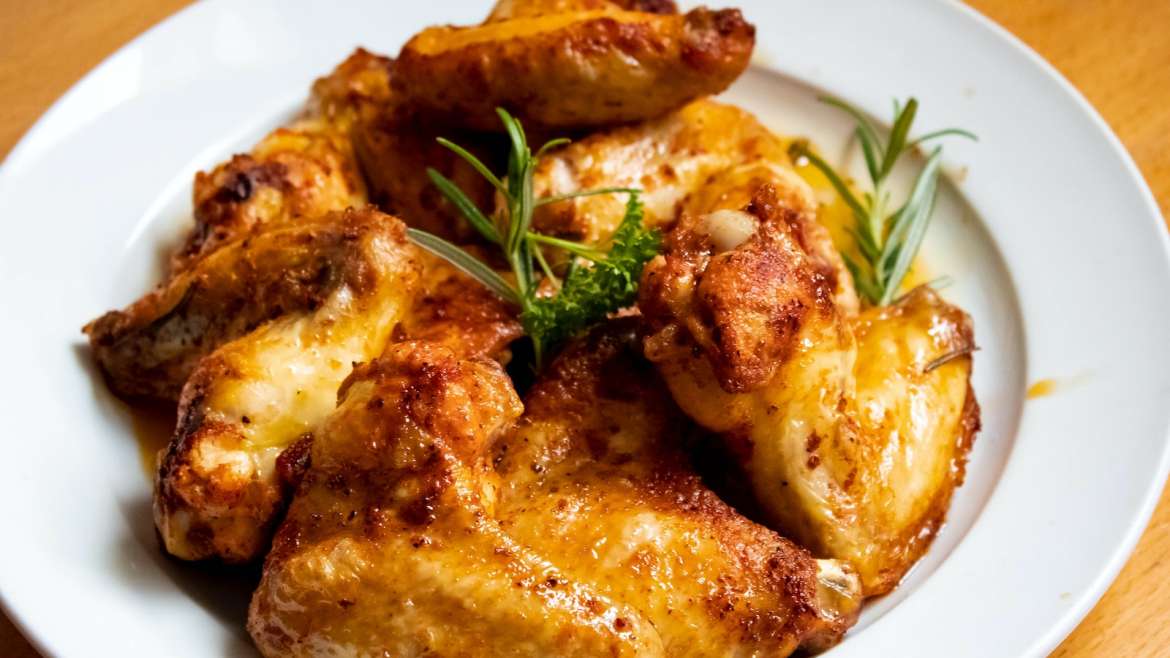 5 Best Wing and Wine Pairings Based on Sauce
