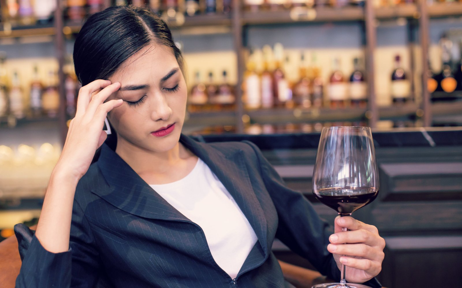 How to Avoid Getting Headaches from Wine