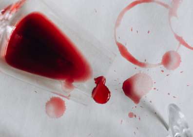 4 Best Ways to Remove Red Wine Stains