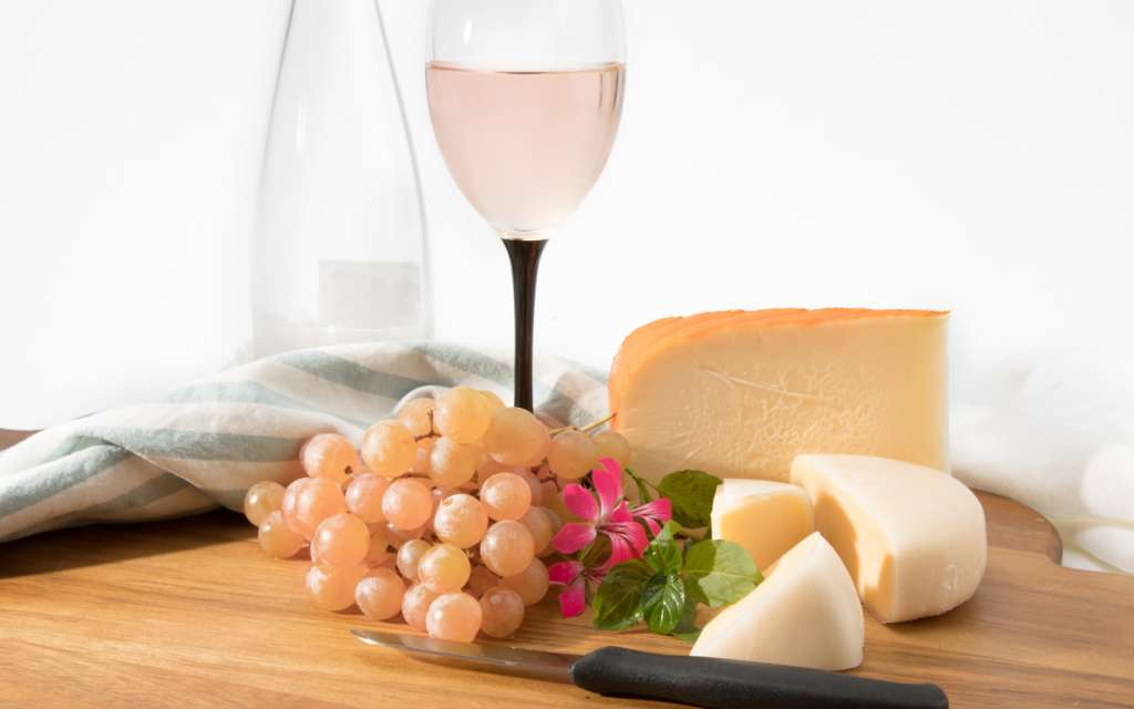 what to eat with rosé wine