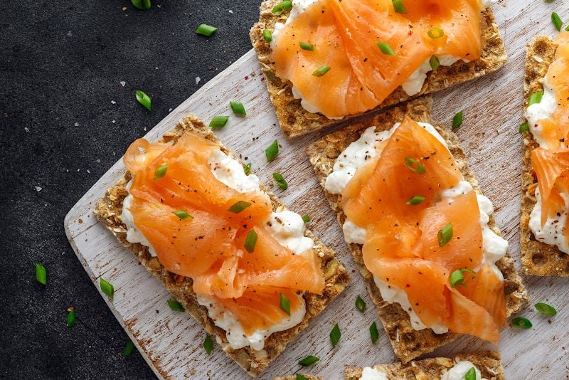 Salmon and champagne wine.