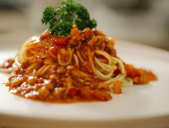 Bolognese red blend wine pairing.